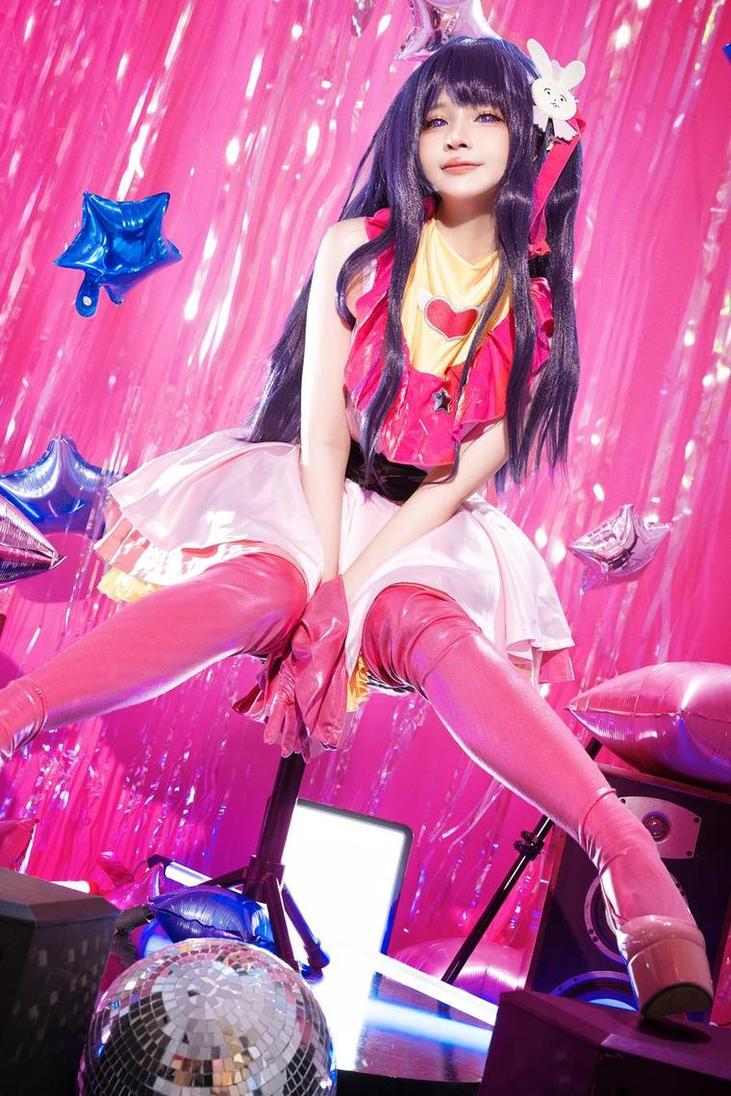最新分享Azami布莱默顿cos图片图包，感性美图等你来看