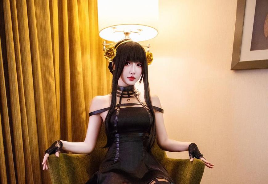 炽热cos作品，Onlyfans网红misswarmj撩人心弦