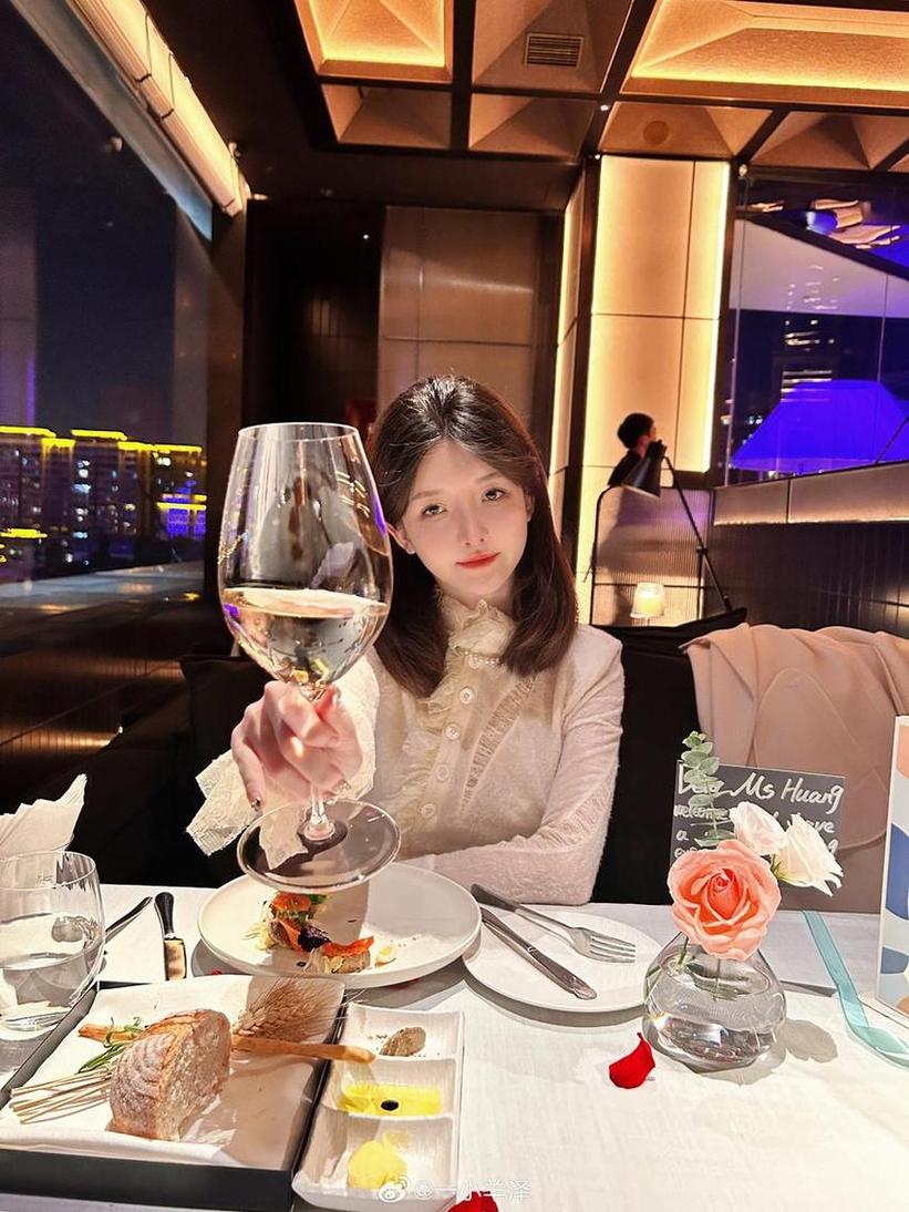 唯美照片不容错过，一小央泽设计笔记呈现的身影弥留心间