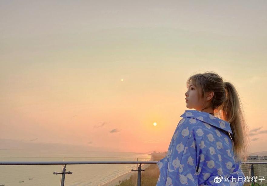 突破常规，七月喵子壁纸合集中的cos作品让你的眼睛绝不累