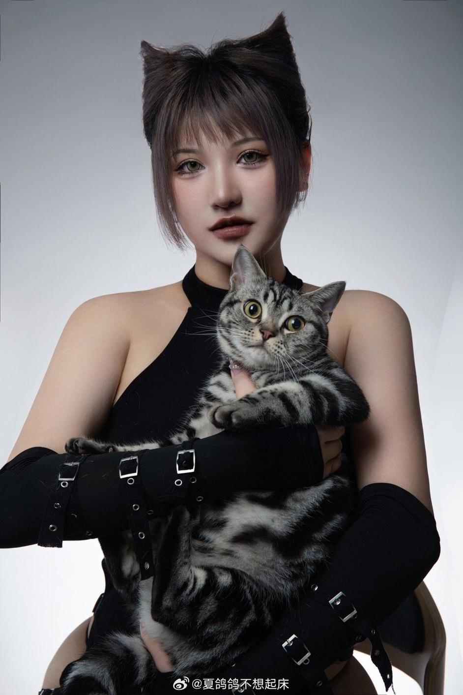 夏鸽鸽不想起床透明jk的cosplay图片，每一张都如艺术品般精彩
