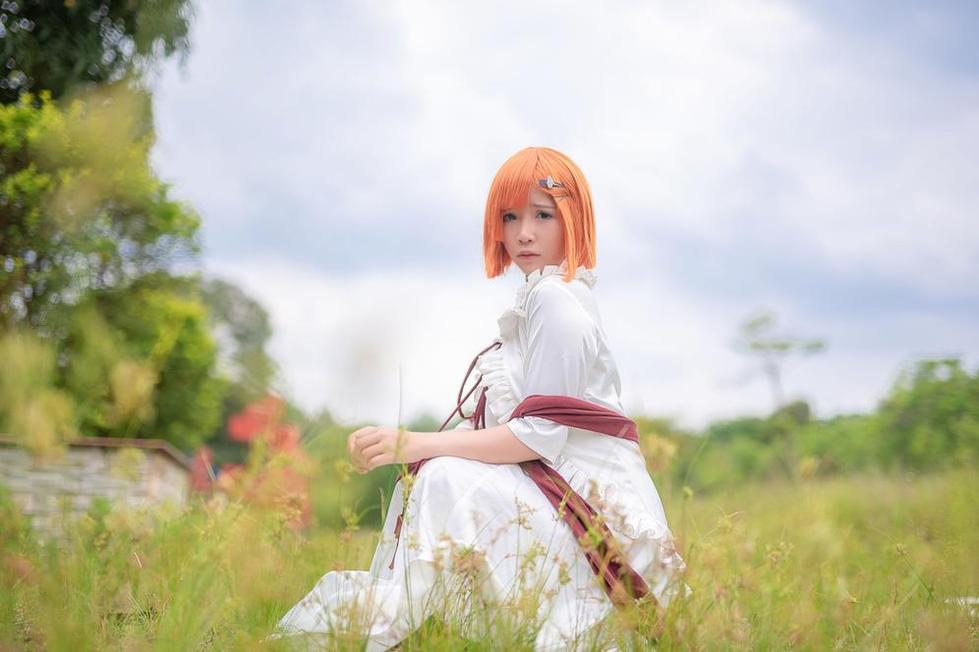 一路逆风翻越山峰，抱走莫子aa金色传说cosplay图包带你搭乘极速飞行器