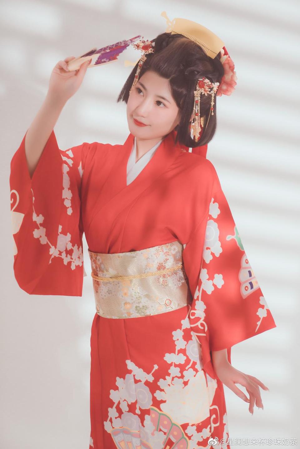 此番更新，星澜是澜澜叫澜妹呀吉他将演绎唯美和动感的魔幻风