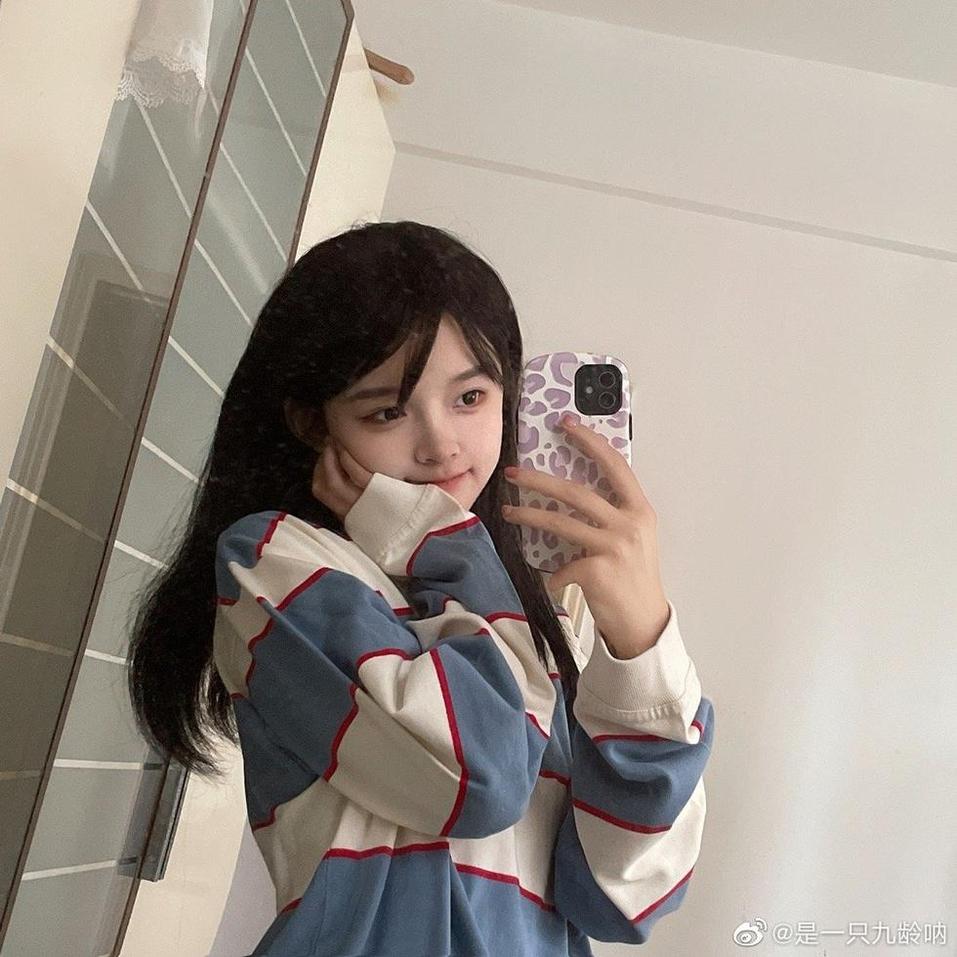美丽原创：是一只九龄真人的拍照作品。