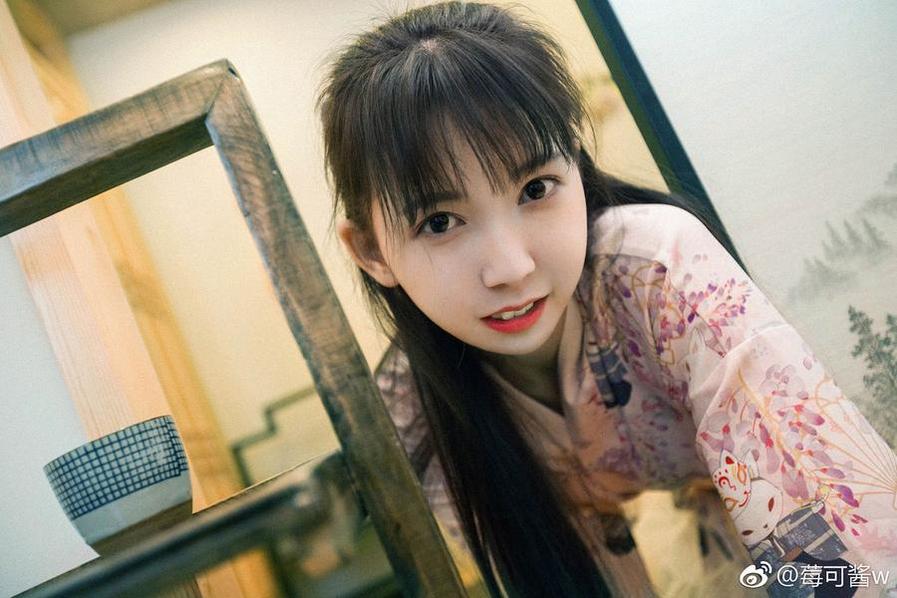 前所未见的二次元世界！莓可酱w微博cos合集震撼上线