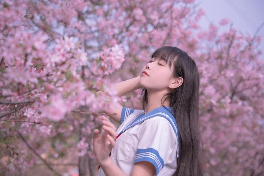 萌芽儿o0邻家小恶魔无删版，舞台上的魅力尽收眼底。