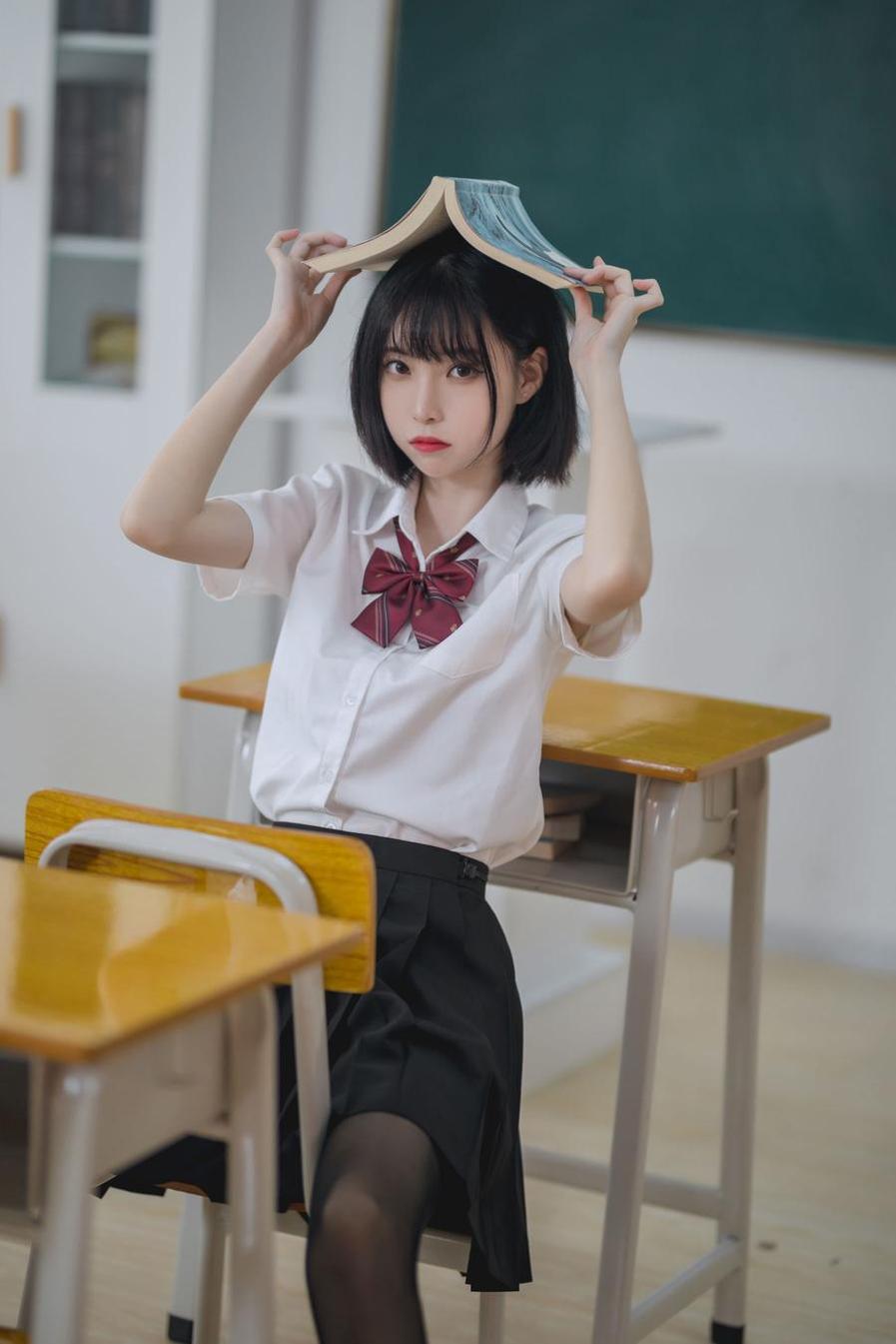 高清大图欣赏：代表二次元美女的许岚lan索迹