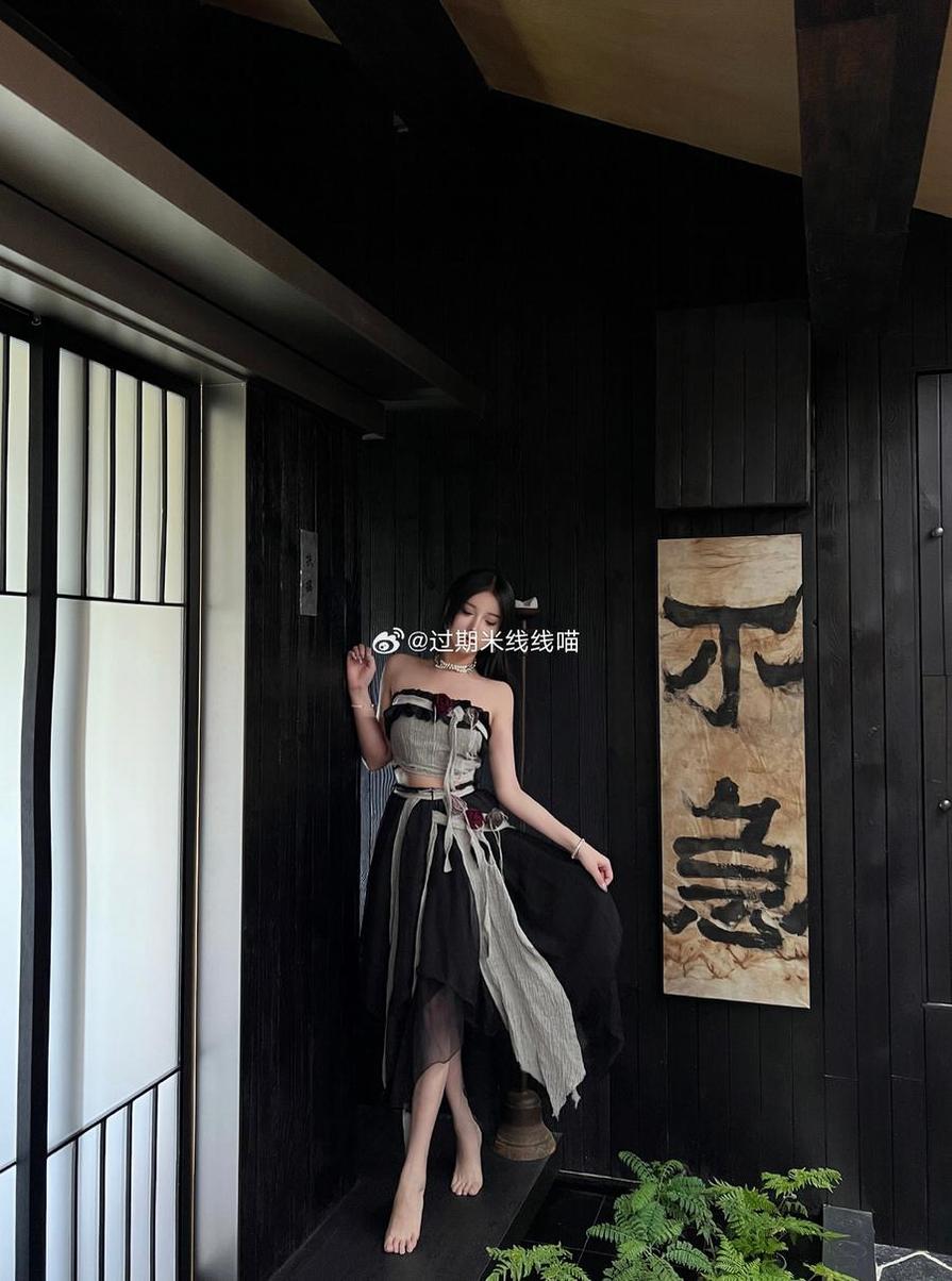 惊艳双眼的过期米线线图集下拉式，cos作品非常给力