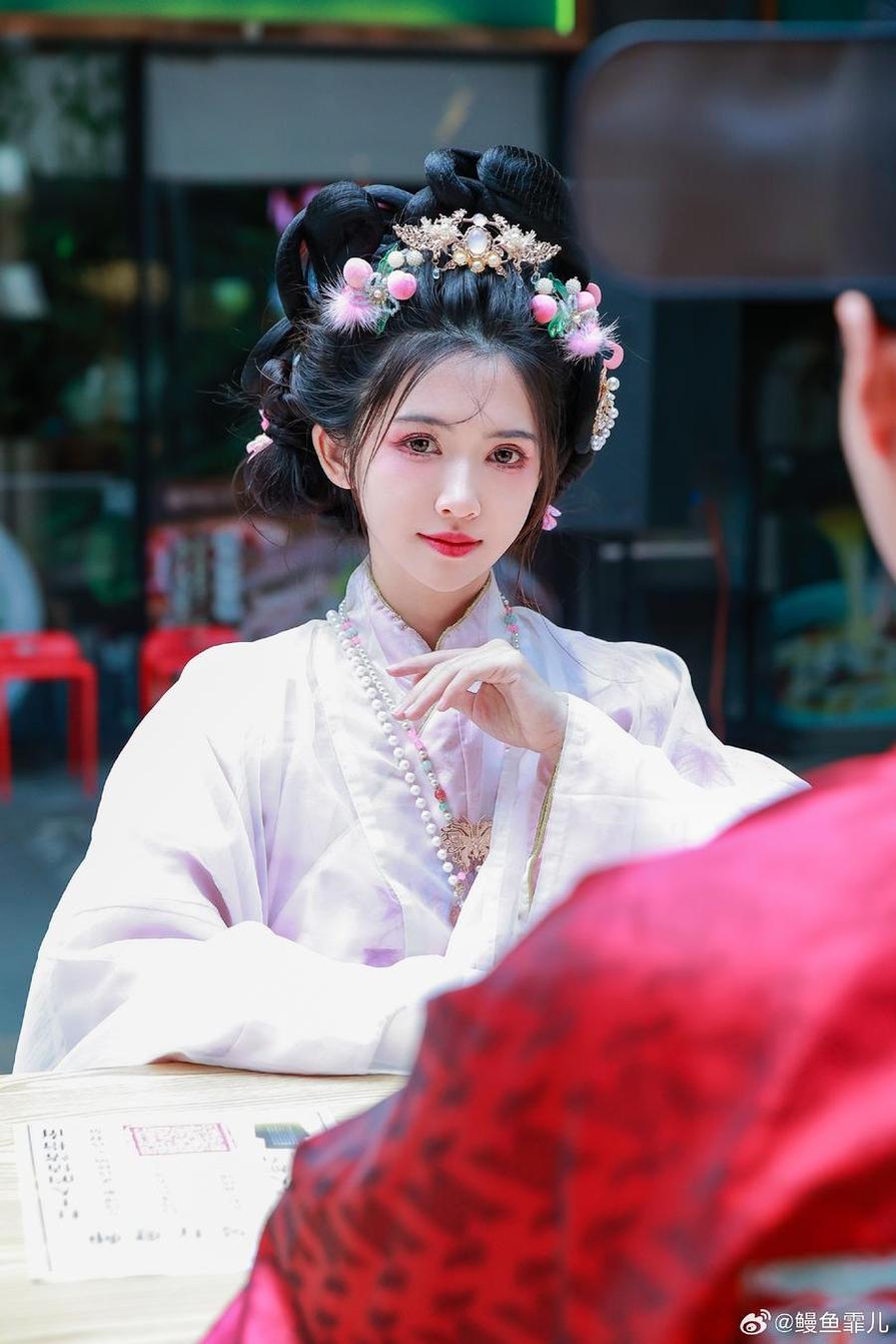 鳗鱼霏儿cos一折纸精选：古风美女的华丽照片集锦