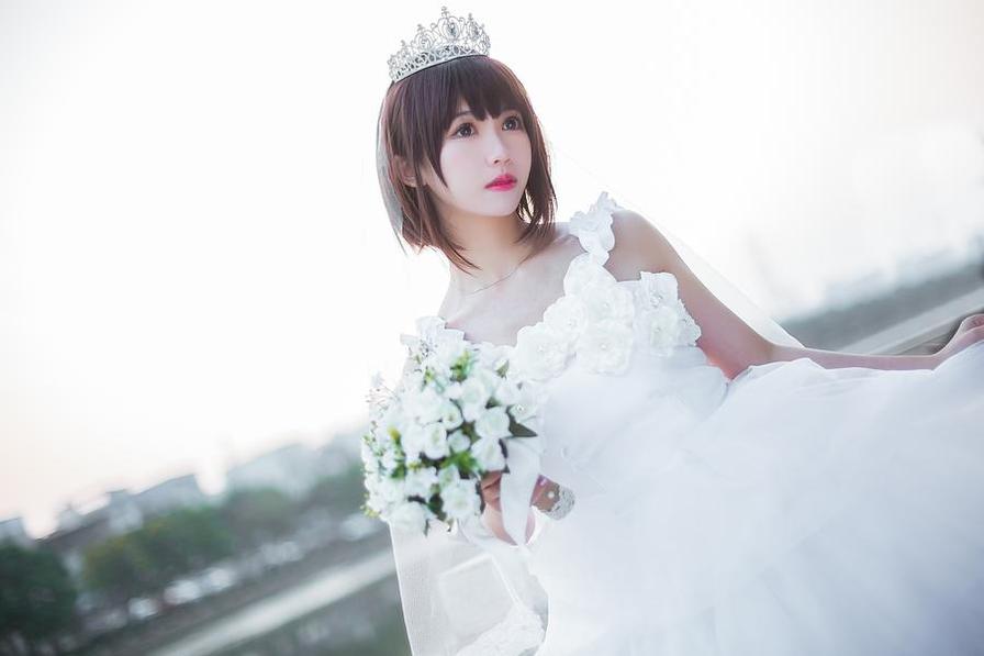 精选鳗鱼霏儿cos学生装的10张最佳图片，将cosplay美学演绎到极致。