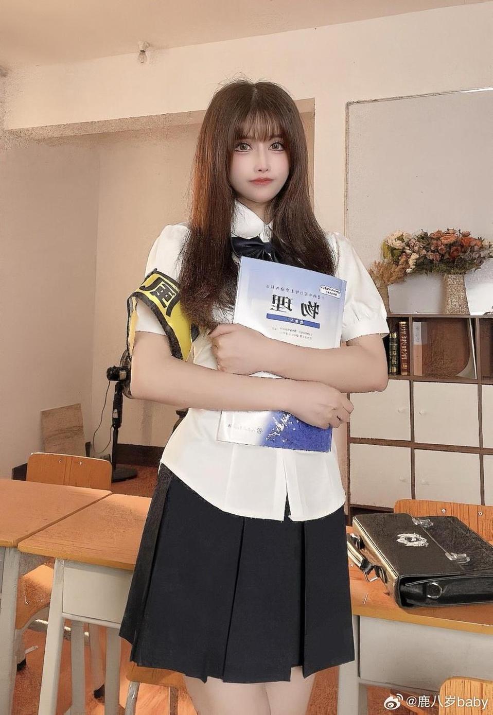 无法错过！享受原汁原味的鹿八岁异域少女免费的图包